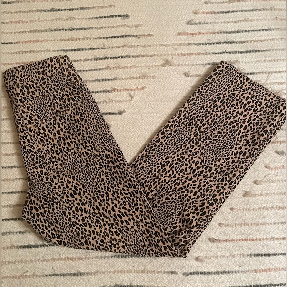 High waisted animal print pant - Picture 6 of 9